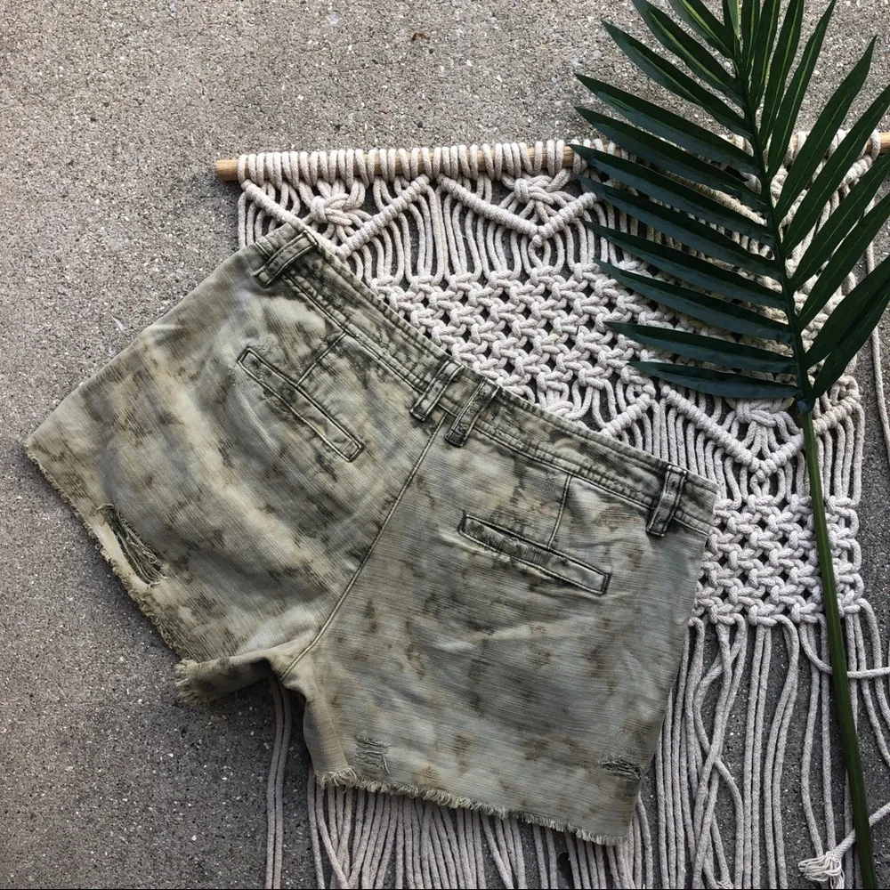 Free People Green Distressed Shorts Size 2
